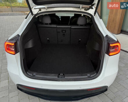 Білий Тесла Model Y, об'ємом двигуна 0 л та пробігом 166 тис. км за 21300 $, фото 8 на Automoto.ua