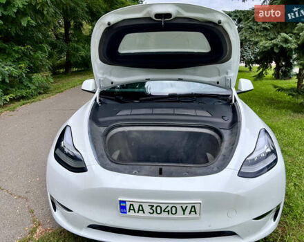 Белый Тесла Model Y, объемом двигателя 0 л и пробегом 5 тыс. км за 40500 $, фото 5 на Automoto.ua