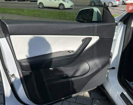 Белый Тесла Model Y, объемом двигателя 0 л и пробегом 88 тыс. км за 25700 $, фото 15 на Automoto.ua