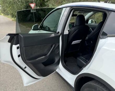 Білий Тесла Model Y, об'ємом двигуна 0 л та пробігом 79 тис. км за 26500 $, фото 17 на Automoto.ua