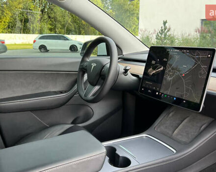 Тесла Model Y 2021 в Луцке на Automoto.ua Белый Тесла Model Y, объемом двигателя 0 л и пробегом 69 тыс. км за 22400 $, фото 15 на Automoto.ua