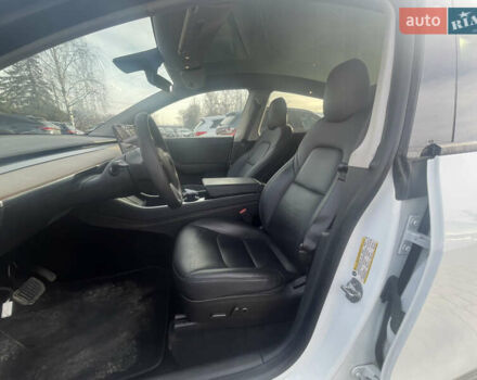 Белый Тесла Model Y, объемом двигателя 0 л и пробегом 70 тыс. км за 18500 $, фото 5 на Automoto.ua