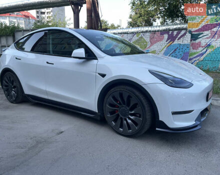 Белый Тесла Model Y, объемом двигателя 0 л и пробегом 68 тыс. км за 36000 $, фото 2 на Automoto.ua