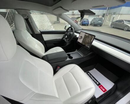 Білий Тесла Model Y, об'ємом двигуна 0 л та пробігом 32 тис. км за 39990 $, фото 20 на Automoto.ua