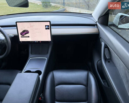 Тесла Model Y 2021 в Хмельницком на Automoto.ua Белый Тесла Model Y, объемом двигателя 0 л и пробегом 83 тыс. км за 25499 $, фото 69 на Automoto.ua