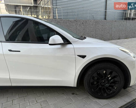 Білий Тесла Model Y, об'ємом двигуна 0 л та пробігом 166 тис. км за 21300 $, фото 7 на Automoto.ua
