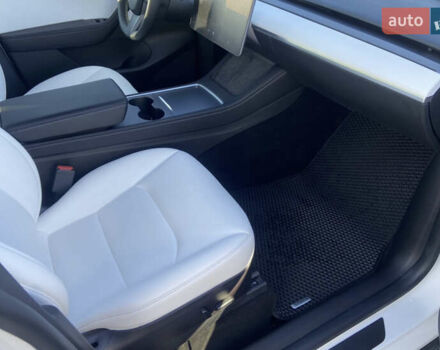 Белый Тесла Model Y, объемом двигателя 0 л и пробегом 20 тыс. км за 38000 $, фото 10 на Automoto.ua