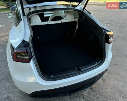 Белый Тесла Model Y, объемом двигателя 0 л и пробегом 36 тыс. км за 30500 $, фото 11 на Automoto.ua
