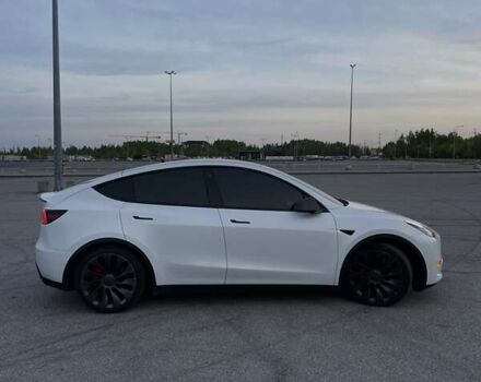 Белый Тесла Model Y, объемом двигателя 0 л и пробегом 39 тыс. км за 25999 $, фото 3 на Automoto.ua