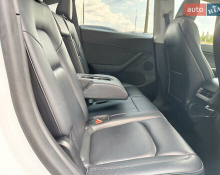 Белый Тесла Model Y, объемом двигателя 0 л и пробегом 133 тыс. км за 25950 $, фото 17 на Automoto.ua