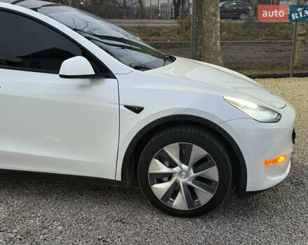 Белый Тесла Model Y, объемом двигателя 0 л и пробегом 128 тыс. км за 22600 $, фото 25 на Automoto.ua