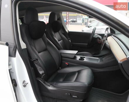 Белый Тесла Model Y, объемом двигателя 0 л и пробегом 121 тыс. км за 21900 $, фото 11 на Automoto.ua