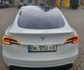 Тесла Model Y 2021 в Ровно на Automoto.ua Белый Тесла Model Y, объемом двигателя 0 л и пробегом 133 тыс. км за 22000 $, фото 15 на Automoto.ua
