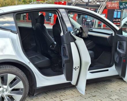 Білий Тесла Model Y, об'ємом двигуна 0 л та пробігом 75 тис. км за 30000 $, фото 9 на Automoto.ua
