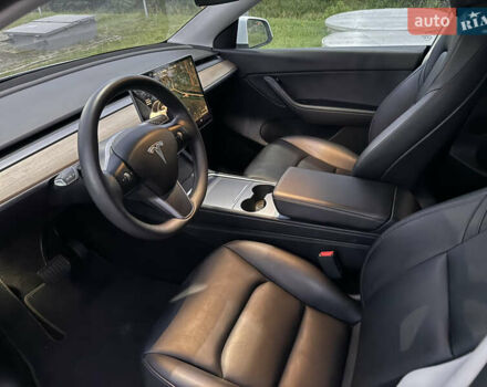 Білий Тесла Model Y, об'ємом двигуна 0 л та пробігом 79 тис. км за 27899 $, фото 8 на Automoto.ua