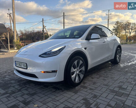 Белый Тесла Model Y, объемом двигателя 0 л и пробегом 23 тыс. км за 28000 $, фото 1 на Automoto.ua