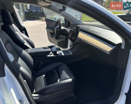 Белый Тесла Model Y, объемом двигателя 0 л и пробегом 86 тыс. км за 23999 $, фото 8 на Automoto.ua
