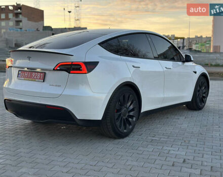 Білий Тесла Model Y, об'ємом двигуна 0 л та пробігом 105 тис. км за 24900 $, фото 6 на Automoto.ua
