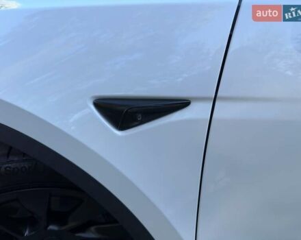 Тесла Model Y 2021 в Киеве на Automoto.ua Белый Тесла Model Y, объемом двигателя 0 л и пробегом 73 тыс. км за 29400 $, фото 44 на Automoto.ua