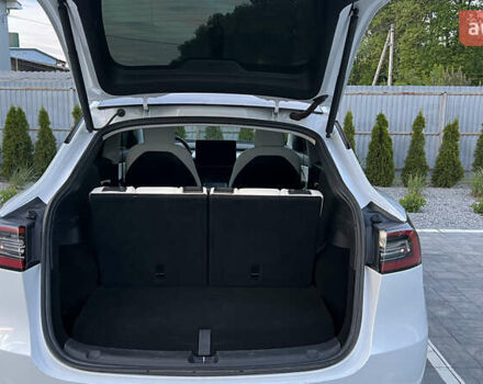 Белый Тесла Model Y, объемом двигателя 0 л и пробегом 121 тыс. км за 18400 $, фото 10 на Automoto.ua