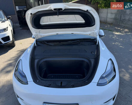 Белый Тесла Model Y, объемом двигателя 0 л и пробегом 120 тыс. км за 32500 $, фото 8 на Automoto.ua