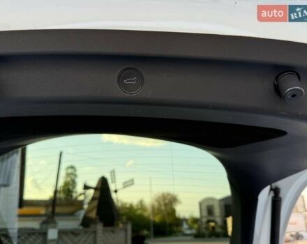 Белый Тесла Model Y, объемом двигателя 0 л и пробегом 78 тыс. км за 26800 $, фото 28 на Automoto.ua
