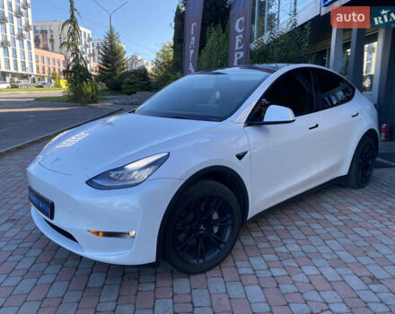 Белый Тесла Model Y, объемом двигателя 0 л и пробегом 39 тыс. км за 27300 $, фото 2 на Automoto.ua
