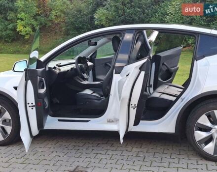 Білий Тесла Model Y, об'ємом двигуна 0 л та пробігом 75 тис. км за 30000 $, фото 12 на Automoto.ua