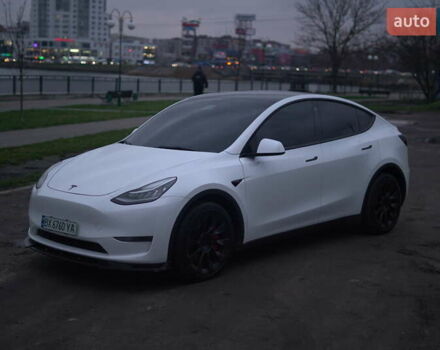 Білий Тесла Model Y, об'ємом двигуна 0 л та пробігом 66 тис. км за 23500 $, фото 26 на Automoto.ua