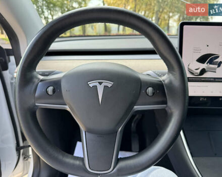 Тесла Model Y 2021 у Краматорске на Automoto.ua Білий Тесла Model Y, об'ємом двигуна 0 л та пробігом 119 тис. км за 19499 $, фото 7 на Automoto.ua