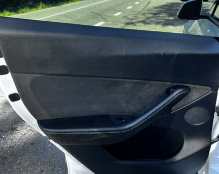 Тесла Model Y 2021 в Великом Березном на Automoto.ua Белый Тесла Model Y, объемом двигателя 0 л и пробегом 117 тыс. км за 23000 $, фото 14 на Automoto.ua