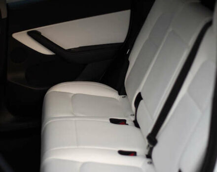 Белый Тесла Model Y, объемом двигателя 0 л и пробегом 55 тыс. км за 33000 $, фото 39 на Automoto.ua