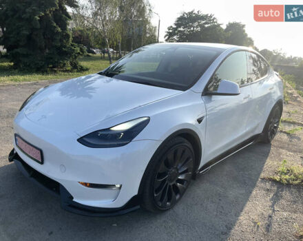 Белый Тесла Model Y, объемом двигателя 0 л и пробегом 68 тыс. км за 36000 $, фото 11 на Automoto.ua