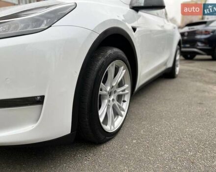 Белый Тесла Model Y, объемом двигателя 0 л и пробегом 47 тыс. км за 23499 $, фото 22 на Automoto.ua