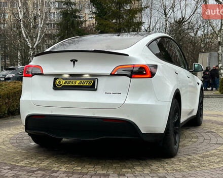 Білий Тесла Model Y, об'ємом двигуна 0 л та пробігом 88 тис. км за 26800 $, фото 6 на Automoto.ua