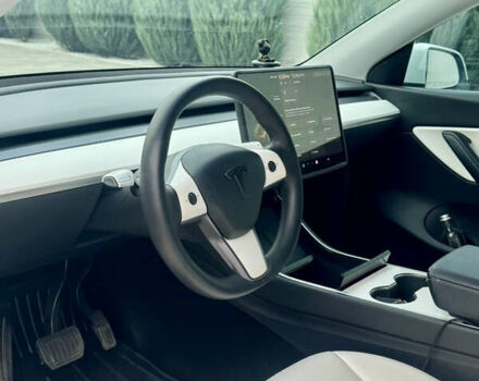 Белый Тесла Model Y, объемом двигателя 0 л и пробегом 180 тыс. км за 23000 $, фото 7 на Automoto.ua