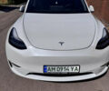 Белый Тесла Model Y, объемом двигателя 0 л и пробегом 65 тыс. км за 25000 $, фото 1 на Automoto.ua