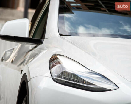 Белый Тесла Model Y, объемом двигателя 0 л и пробегом 65 тыс. км за 23500 $, фото 7 на Automoto.ua