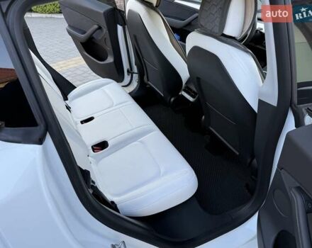 Белый Тесла Model Y, объемом двигателя 0 л и пробегом 78 тыс. км за 26800 $, фото 21 на Automoto.ua
