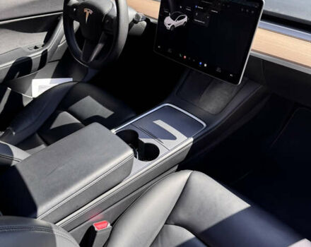 Белый Тесла Model Y, объемом двигателя 0 л и пробегом 65 тыс. км за 25000 $, фото 9 на Automoto.ua