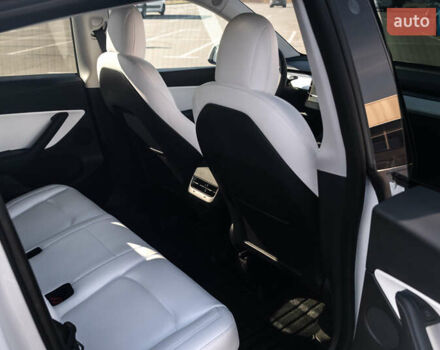 Белый Тесла Model Y, объемом двигателя 0 л и пробегом 30 тыс. км за 27500 $, фото 19 на Automoto.ua