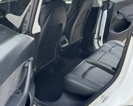Белый Тесла Model Y, объемом двигателя 0 л и пробегом 122 тыс. км за 21800 $, фото 13 на Automoto.ua