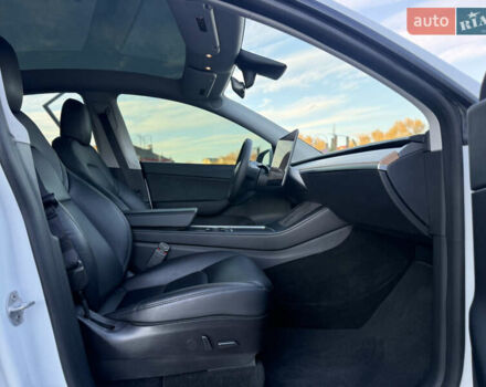 Тесла Model Y 2021 в Хмельницком на Automoto.ua Белый Тесла Model Y, объемом двигателя 0 л и пробегом 83 тыс. км за 25499 $, фото 65 на Automoto.ua