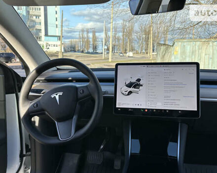 Білий Тесла Model Y, об'ємом двигуна 0 л та пробігом 61 тис. км за 33500 $, фото 5 на Automoto.ua