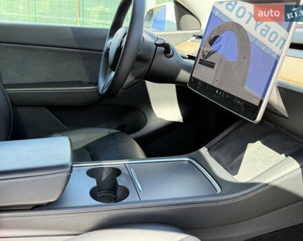 Белый Тесла Model Y, объемом двигателя 0 л и пробегом 110 тыс. км за 27750 $, фото 43 на Automoto.ua