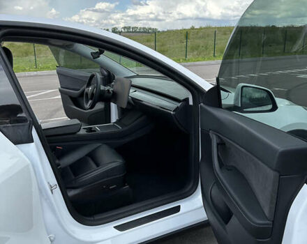 Белый Тесла Model Y, объемом двигателя 0 л и пробегом 81 тыс. км за 24000 $, фото 12 на Automoto.ua