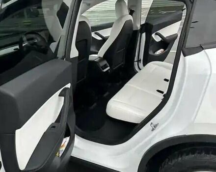 Белый Тесла Model Y, объемом двигателя 0 л и пробегом 98 тыс. км за 26500 $, фото 2 на Automoto.ua