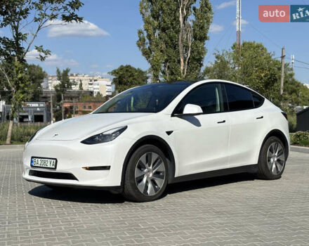 Белый Тесла Model Y, объемом двигателя 0 л и пробегом 86 тыс. км за 23999 $, фото 2 на Automoto.ua