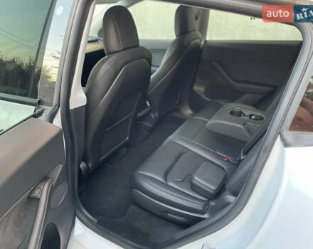 Білий Тесла Model Y, об'ємом двигуна 0 л та пробігом 13 тис. км за 25500 $, фото 24 на Automoto.ua