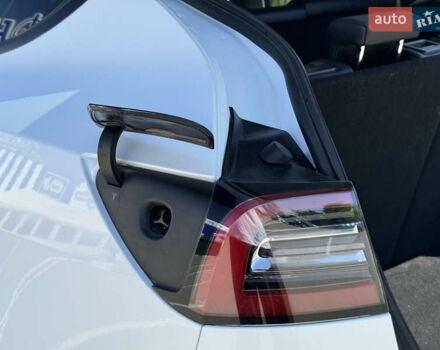 Белый Тесла Model Y, объемом двигателя 0 л и пробегом 110 тыс. км за 27750 $, фото 56 на Automoto.ua